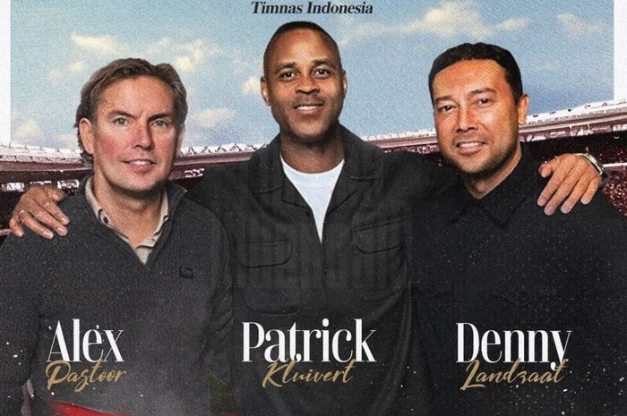 Alex Pastoor (kiri), Patrick Kluivert (tengah), Denny Landzaat (kanan) selaku pelatih Timnas Indonesia